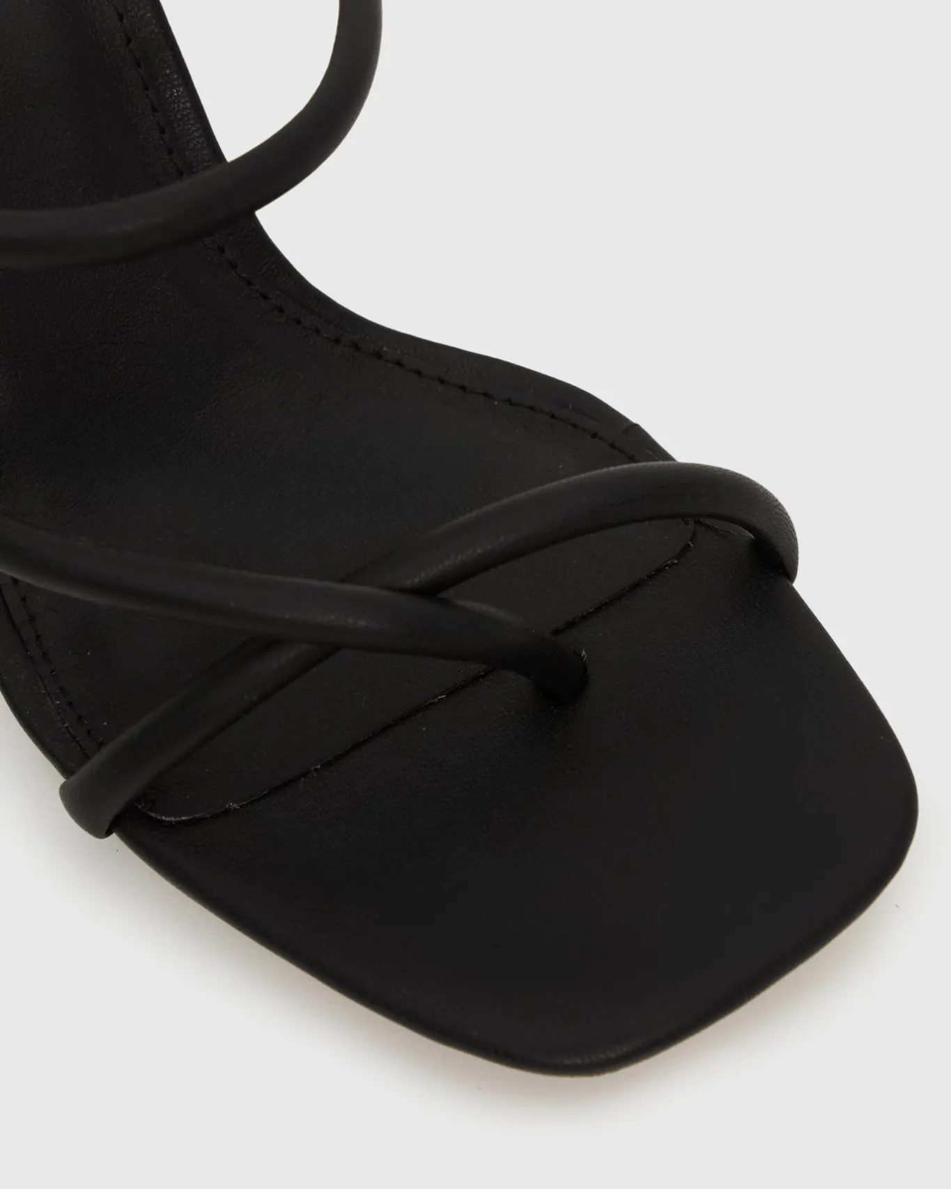 Women Betts Block|High^PRE-ORDER SHAQ High Block Heel Mules