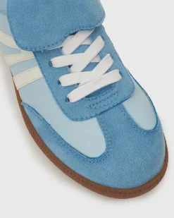 Women Betts Wider Fit|Wider Fit^Wider Fit BUTTERSCOTCH Low-Top Lace-Up Sneakers