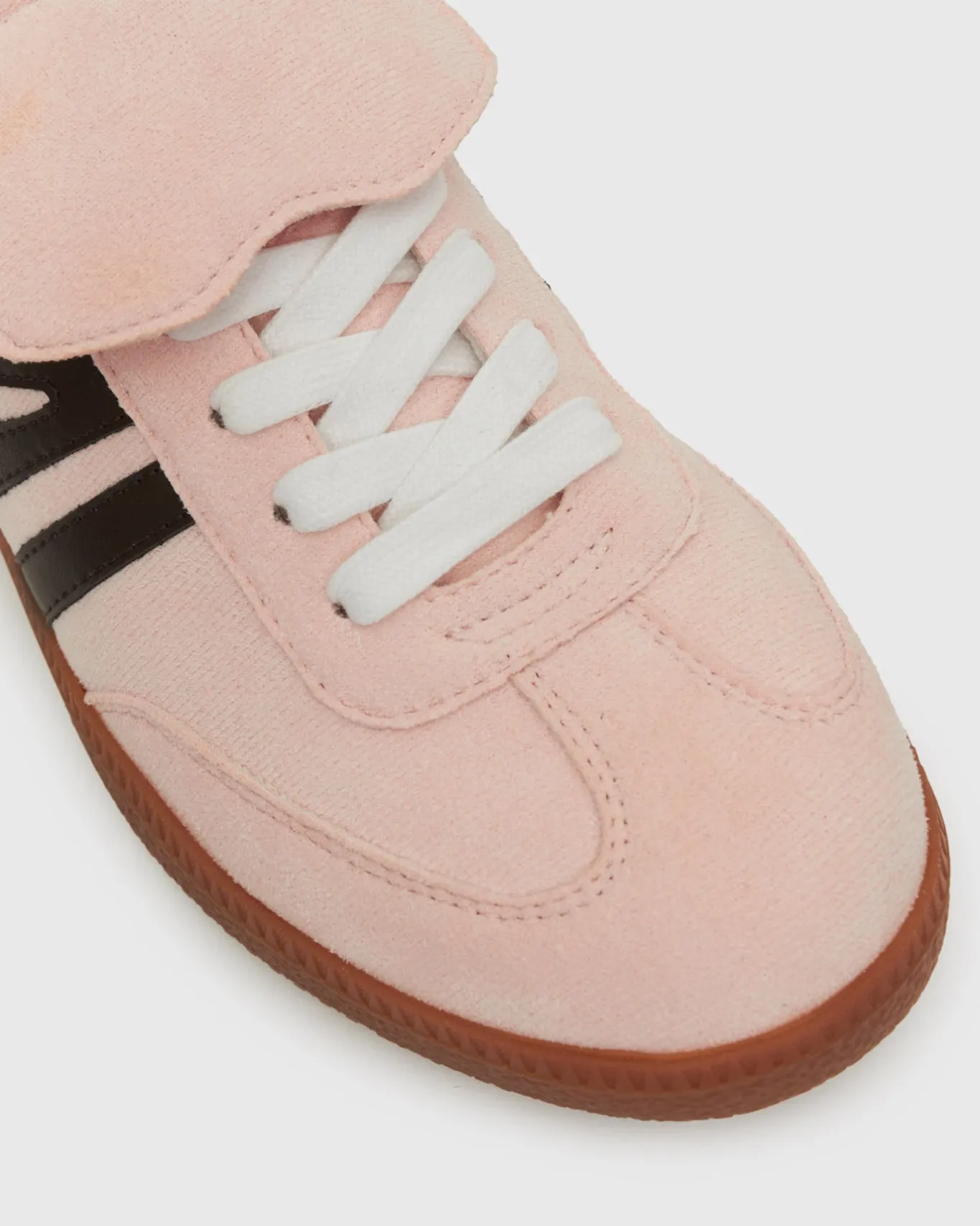 Women Betts Wider Fit|Wider Fit^Wider Fit BUTTERSCOTCH Low-Top Lace-Up Sneakers