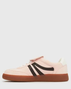 Women Betts Wider Fit|Wider Fit^Wider Fit BUTTERSCOTCH Low-Top Lace-Up Sneakers